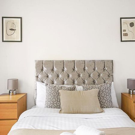 Paddington - 2Br With Balcony - Cityapartmentstay ลอนดอน ภายนอก รูปภาพ